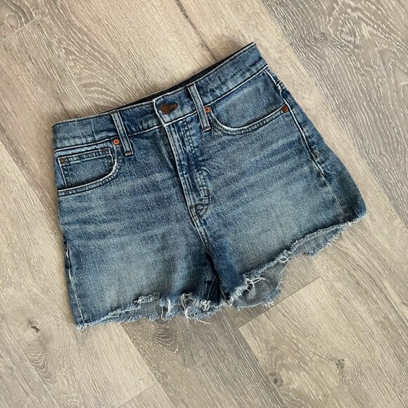 Madewell Pants - Madewell Raw Hem Denim Jean Shorts 26